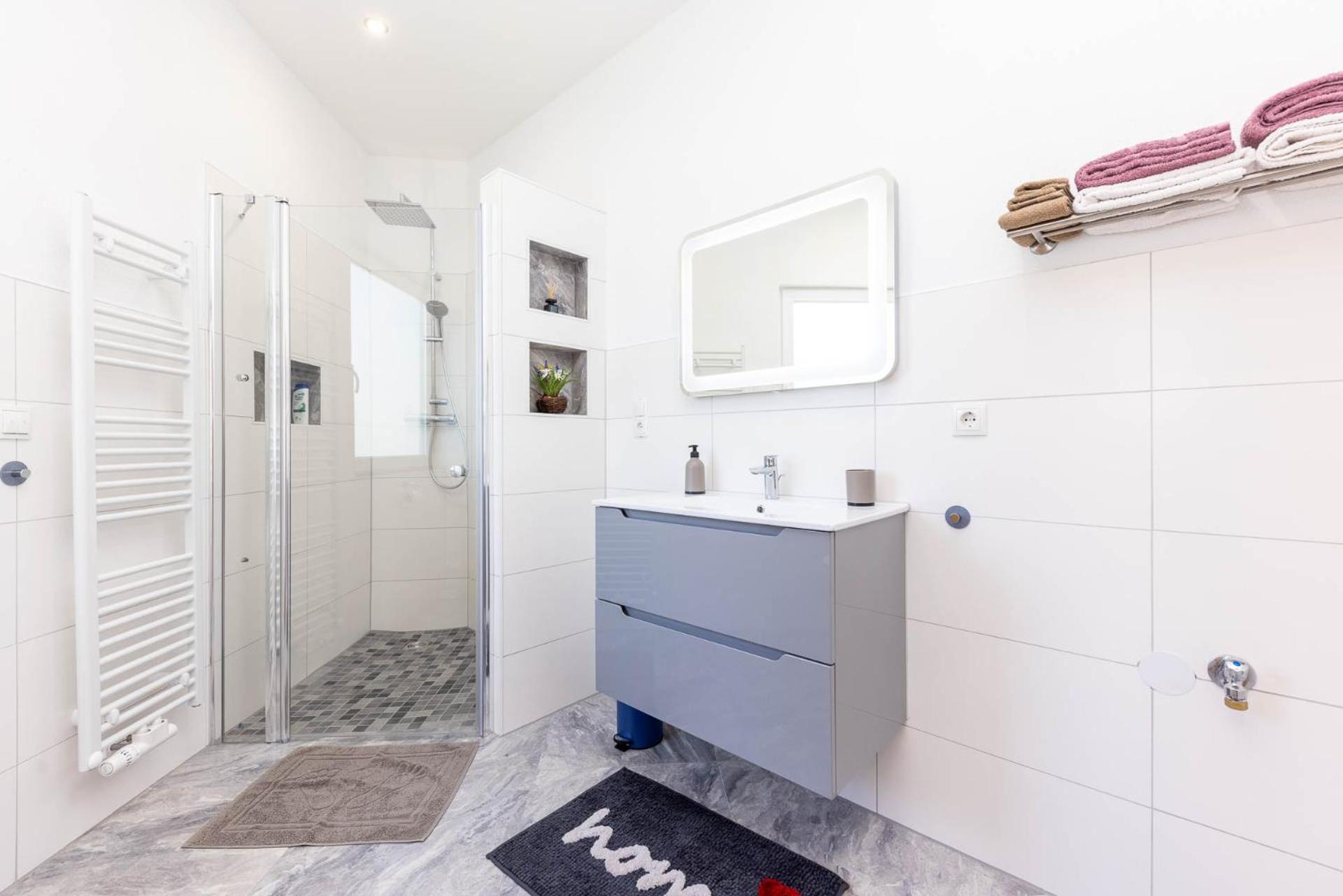 Neu I Ferienwohnung Jasmin Andernach Exteriér fotografie