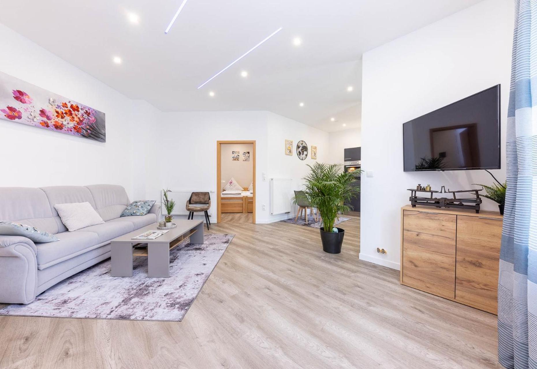 Neu I Ferienwohnung Jasmin Andernach Exteriér fotografie